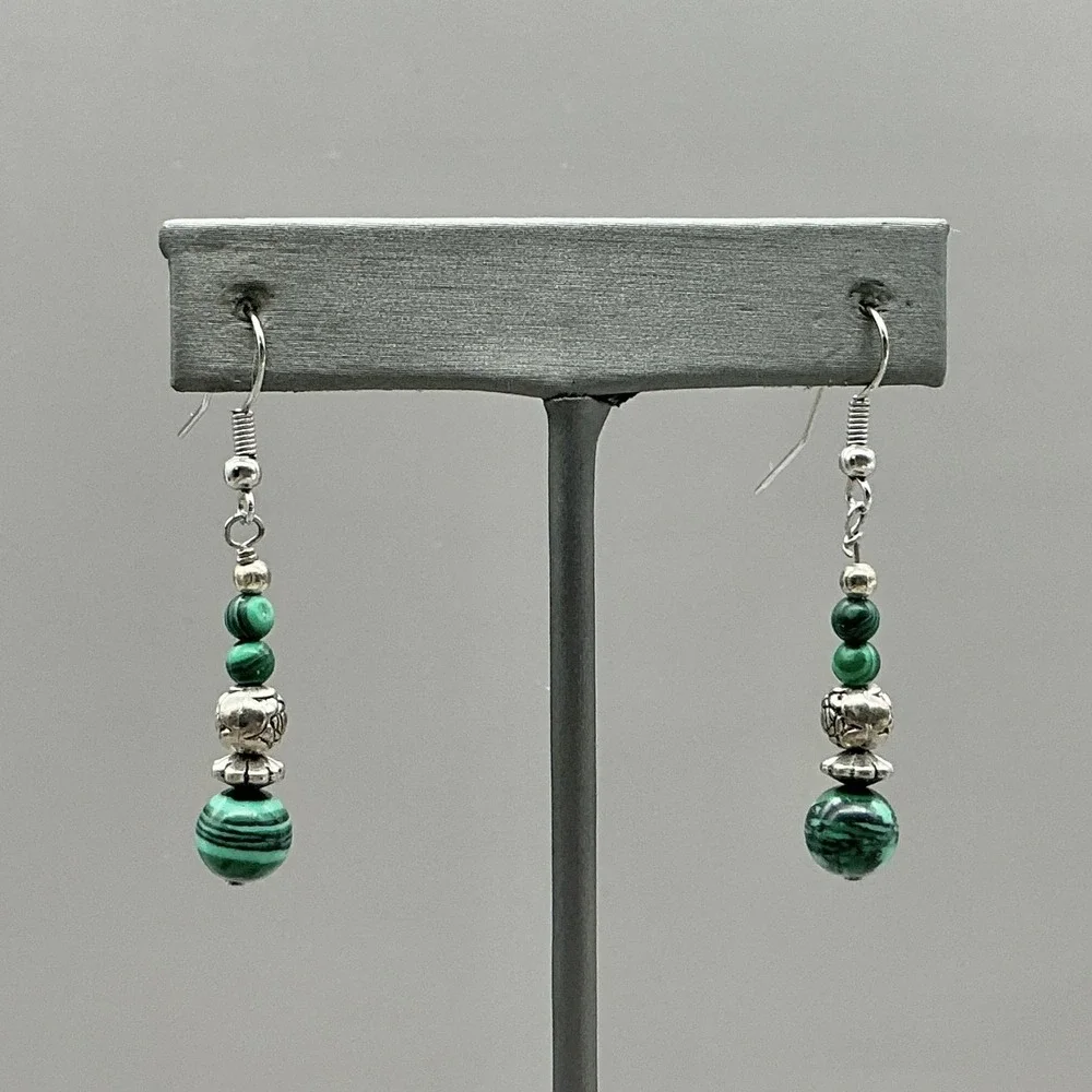 Earrings Green‎ Stone Beaded Dangle Drop Womens Silver Tone Flower Boho Jewelry